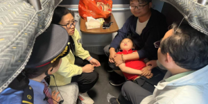 温情列车上演生命守护：列车紧急救助突发癫痫女童