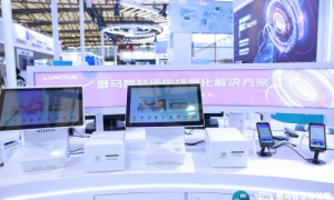 AI酒店升级怎样一步到位?鹿马自助机适配各类酒店,省钱又高效