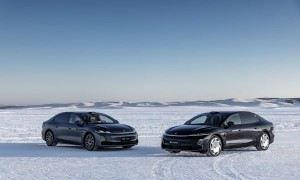 昊铂A800冰雪试炼，三电机四驱演绎豪华操稳新标杆